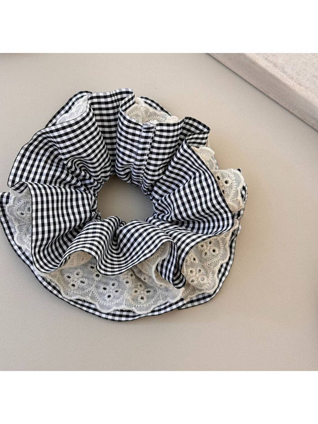 Gifty - Lace Checkered Ruffled Scrunchie Hair Tie: Brown