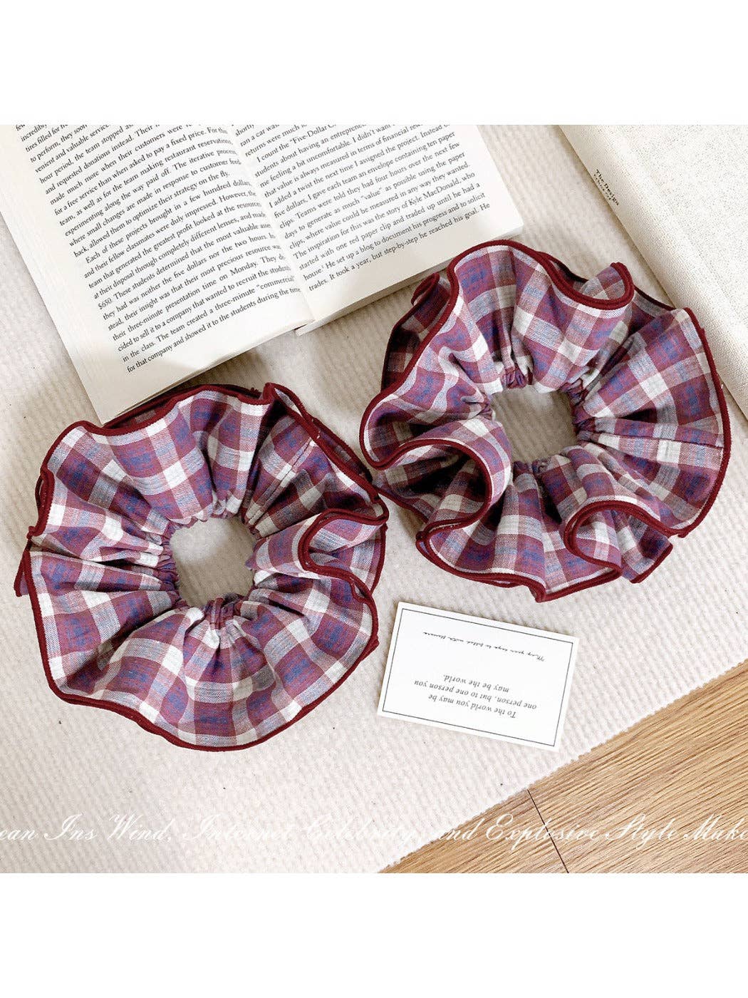 Gifty - Gingham Scrunchie Hair Ties: Red