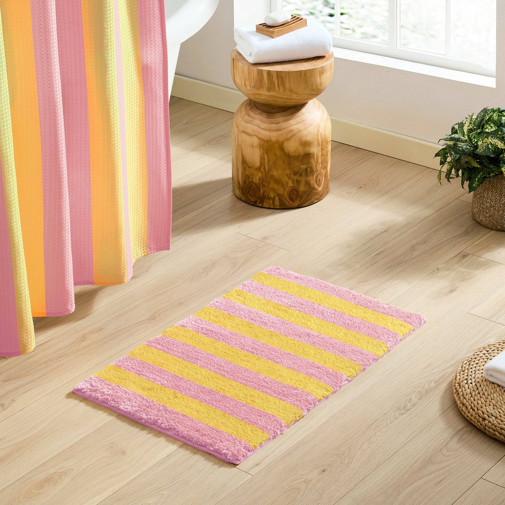 Flamingo Bath Mat (Sunrose): 20x32 inch
