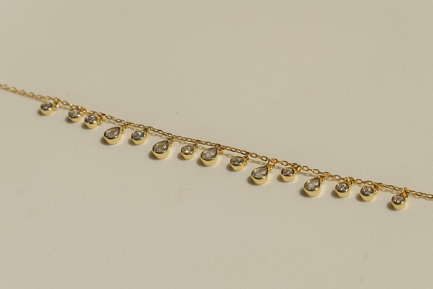 685bf416c0f3f4673dfe2462_drippy-bracelet-1_1751501748994.jpg
