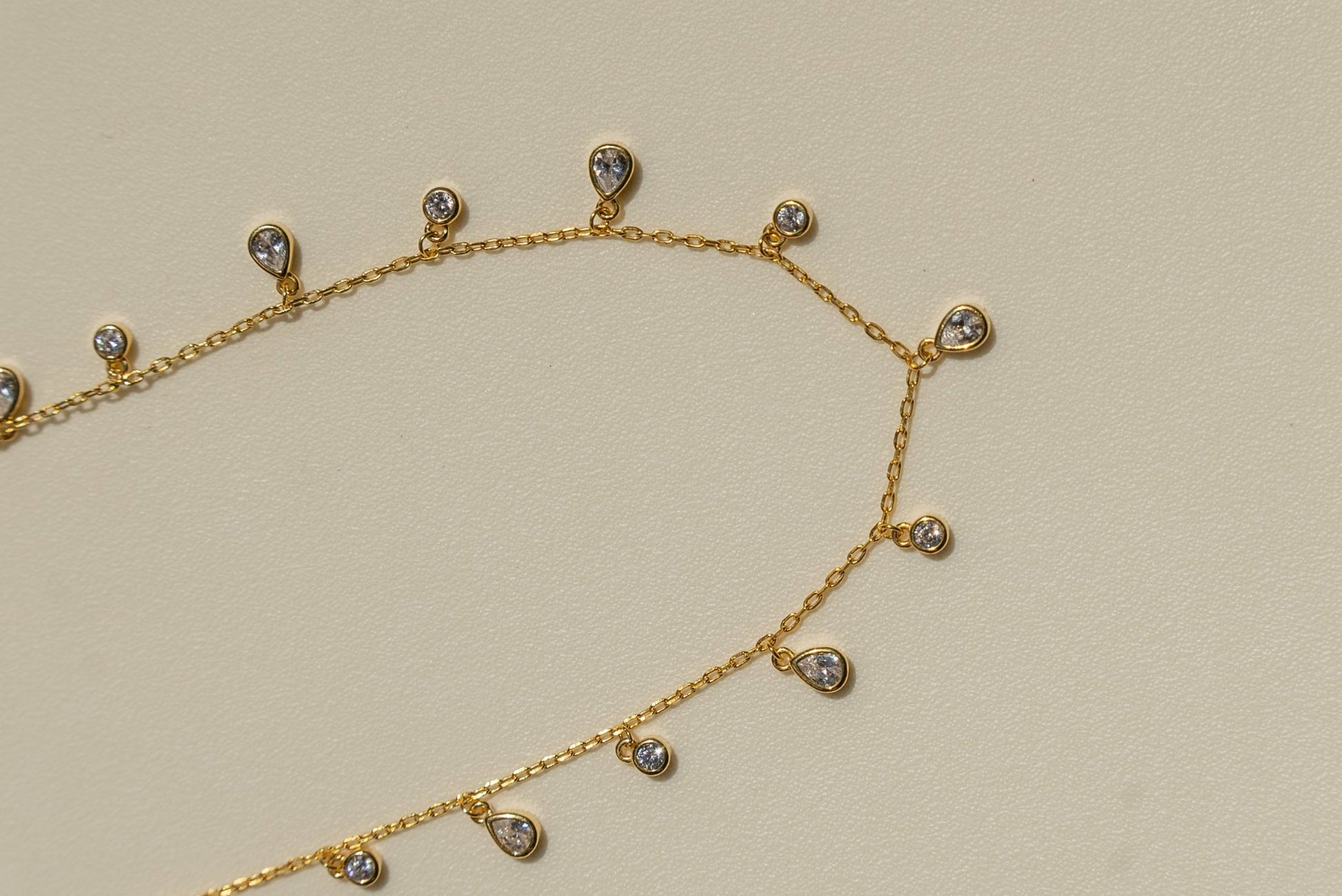685bf416c0f3f4673dfe2462_drippy-necklace-2_1751502631635.jpg