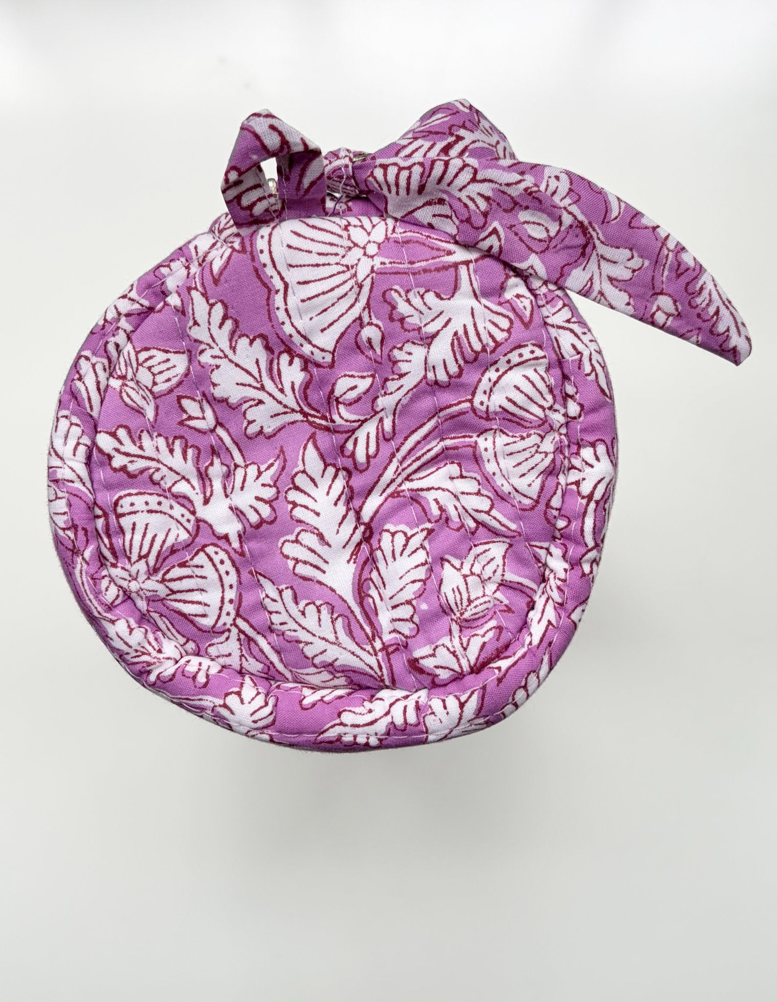 685bf416c0f3f4673dfe2462_house-of-mulmul-cotton-quilted-makeup-pencil-pouch-32-_1786980691034.jpeg