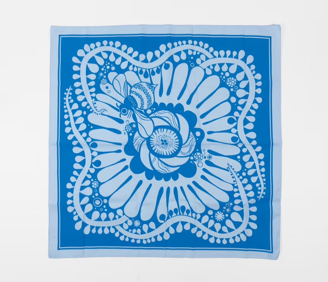685bf416c0f3f4673dfe2462_meg-hunt-pollinator-blue-bandana-main-69fe52f1596f2-1110x957_1779384479428.jpeg