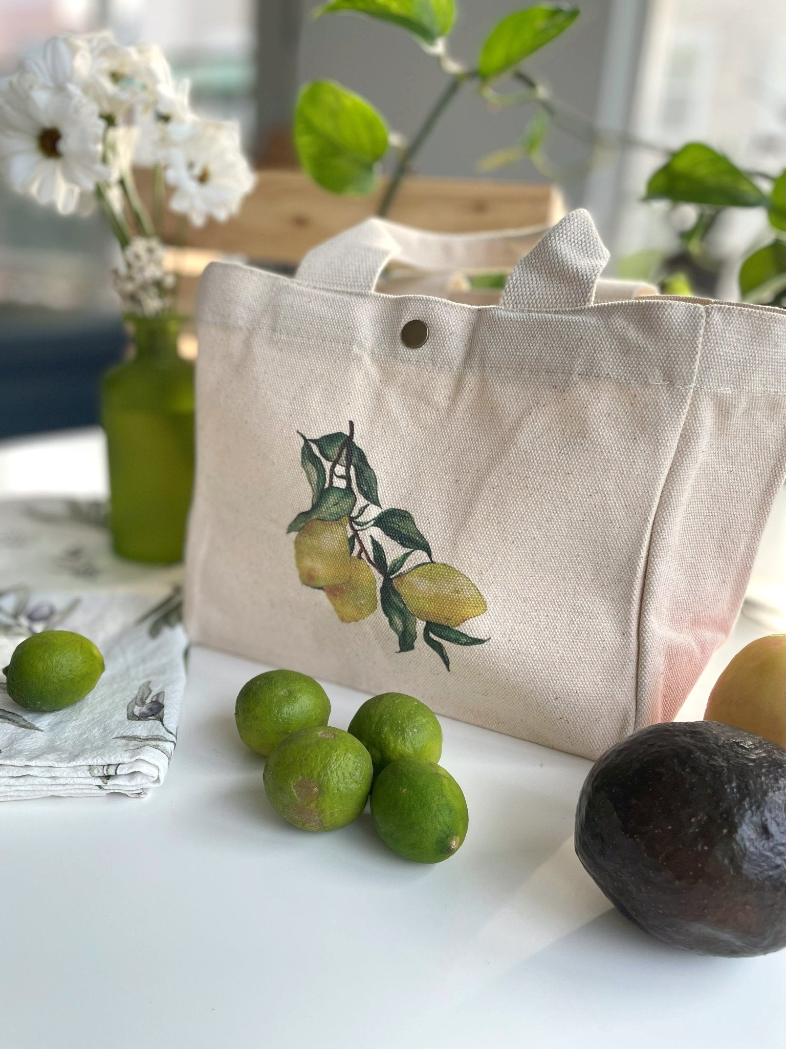 685bf416c0f3f4673dfe2462_mini-lemon-bag3-studioreta_1771611913841.jpg