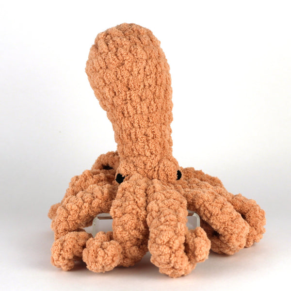 685bf416c0f3f4673dfe2462_peach-baby-octo-front_1751402349831.png