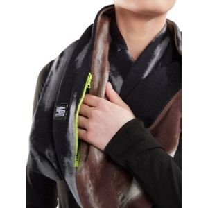 685bf416c0f3f4673dfe2462_reversible-pocket-infinity-scarf-in-black-and-brown-cotton-terry-4-_1765825197696.jpg