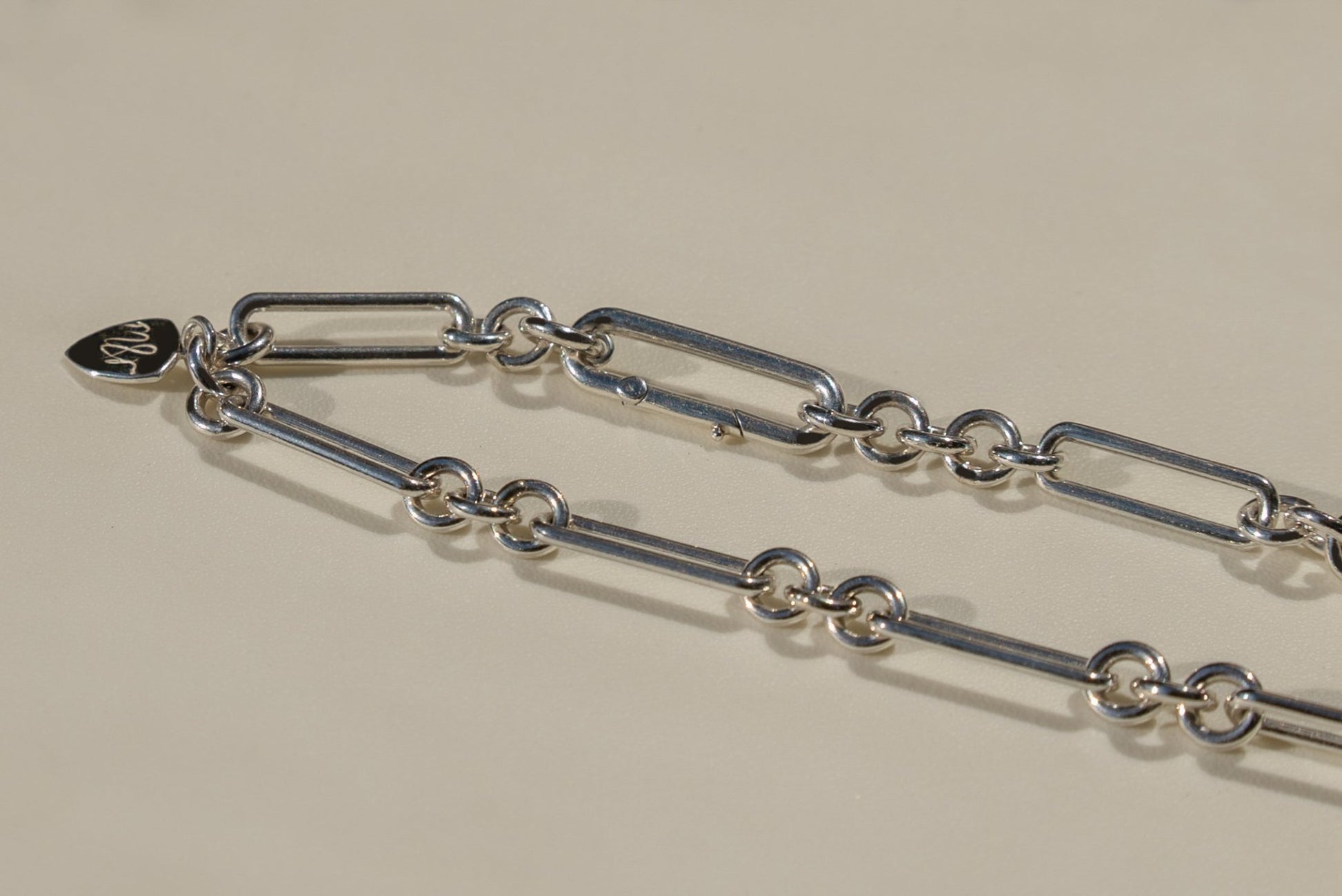 685bf416c0f3f4673dfe2462_the-paperclip-chain-2_1751503390493.jpg