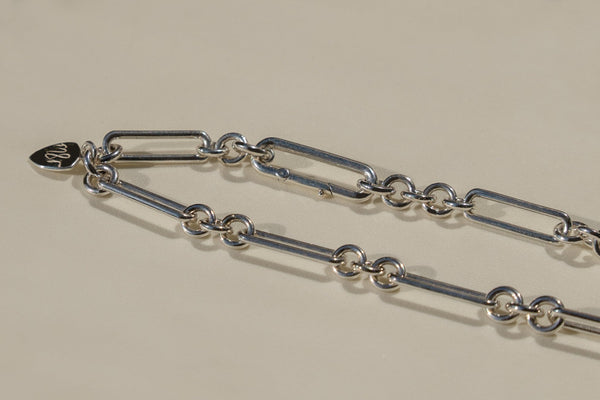 685bf416c0f3f4673dfe2462_the-paperclip-chain-2_1751503436025.jpg