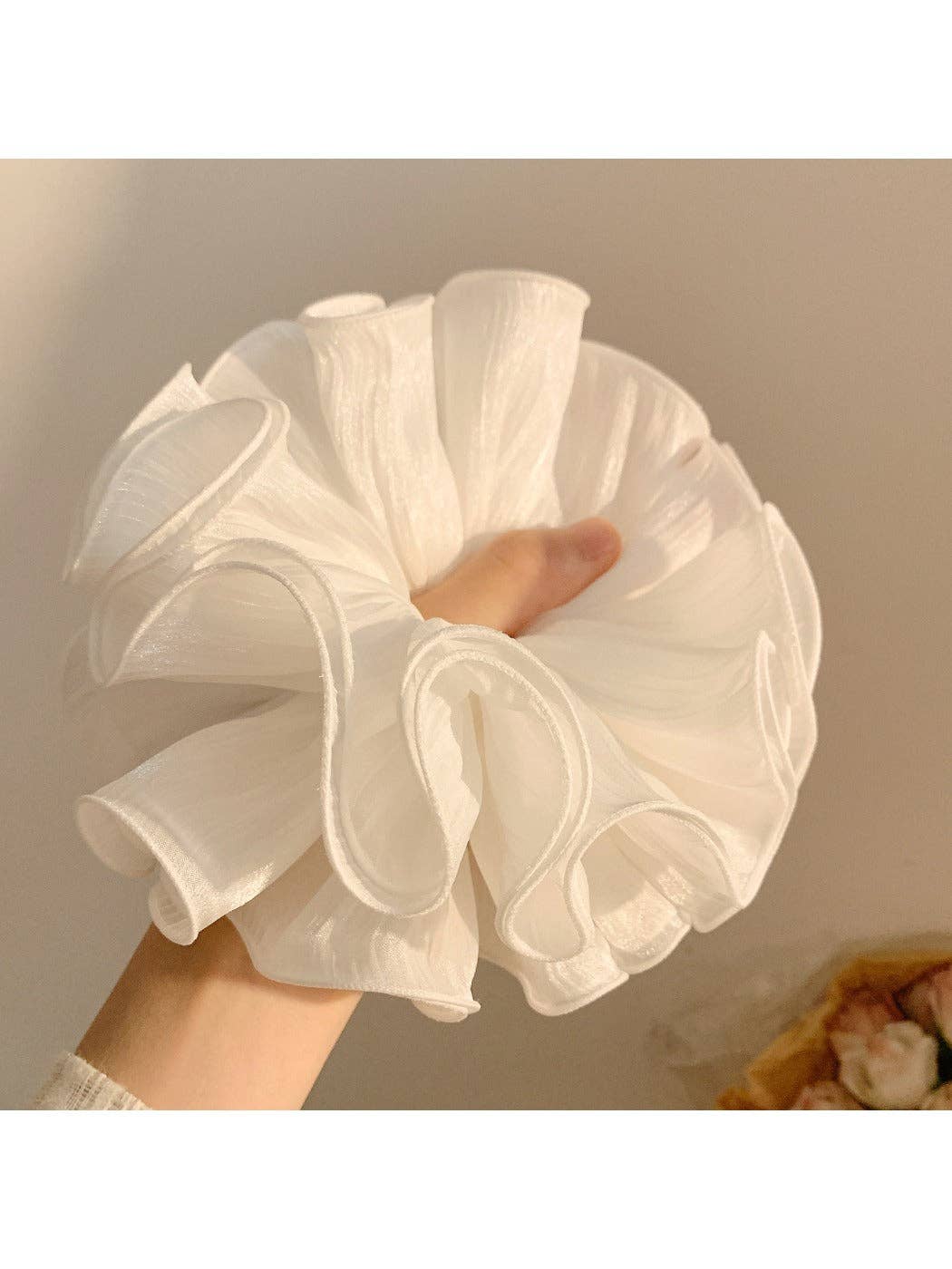 Gifty - Elegant White Ruffled Scrunchie: White