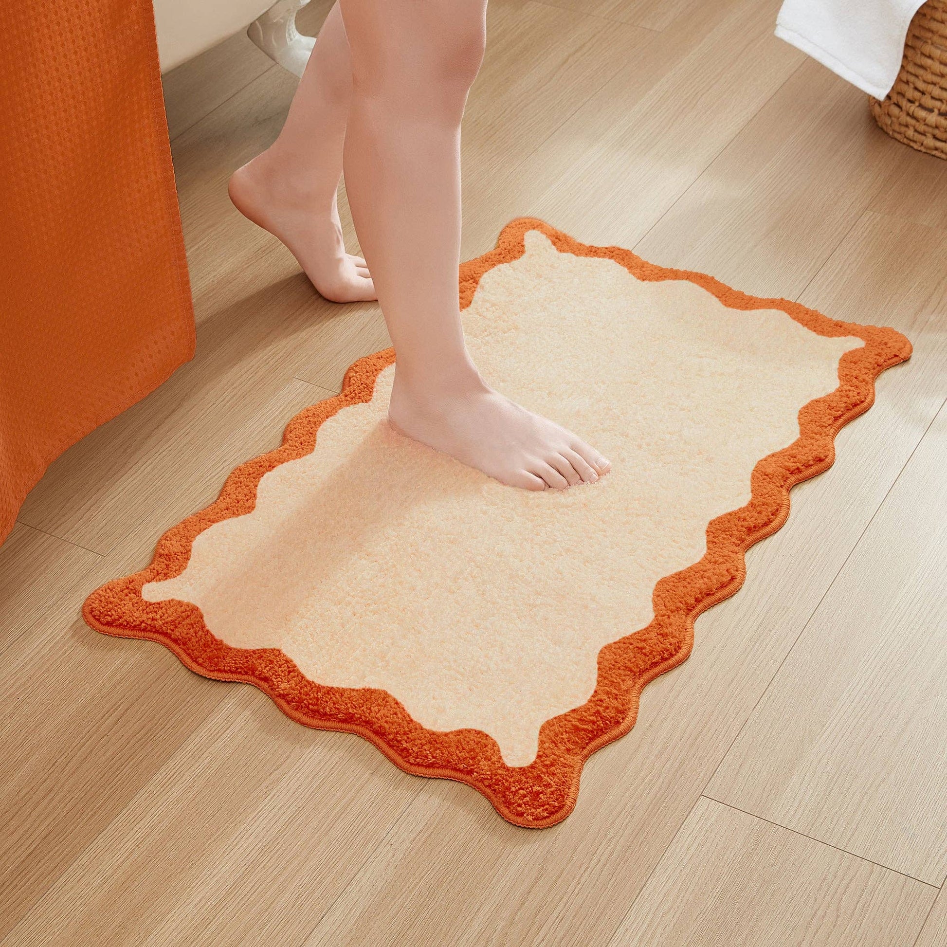 Nereida Bath Mat (Orange): 20x32 inch