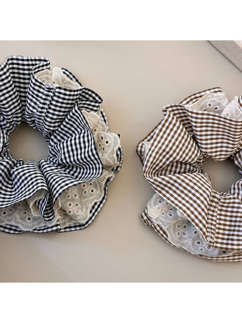 Gifty - Lace Checkered Ruffled Scrunchie Hair Tie: Black