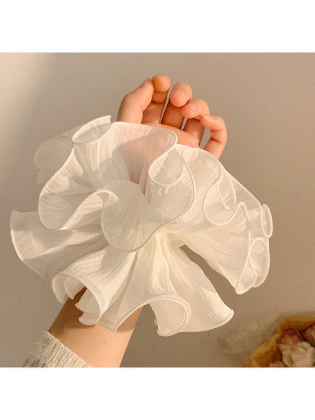 Gifty - Elegant White Ruffled Scrunchie: White