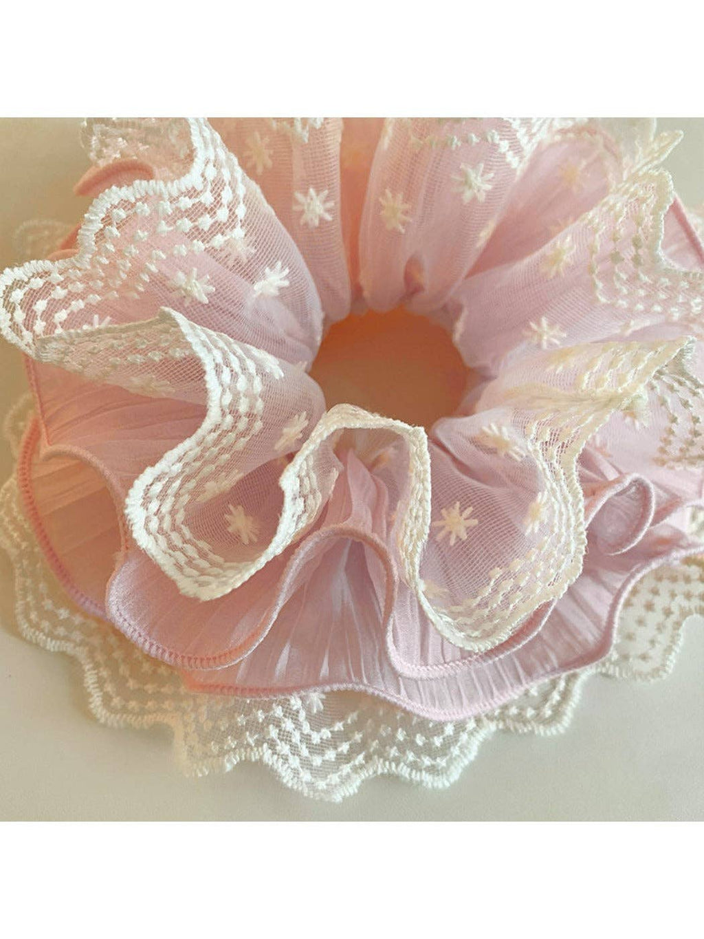 Gifty - Sweet Printed Ruffled Scrunchie: Pink